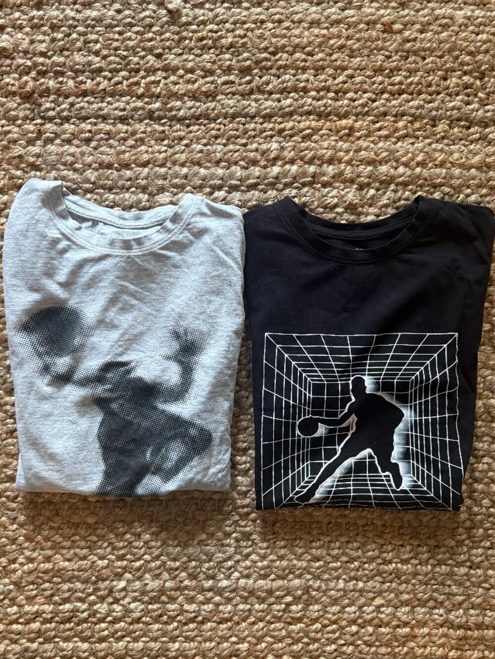 Basketball t-shirts - Size US 8-10
